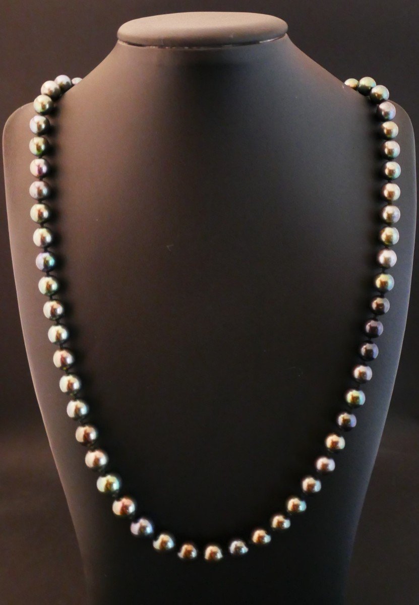 Cultured Pearl Long Necklace, Invisible Clasp, 18 Carat Gold.