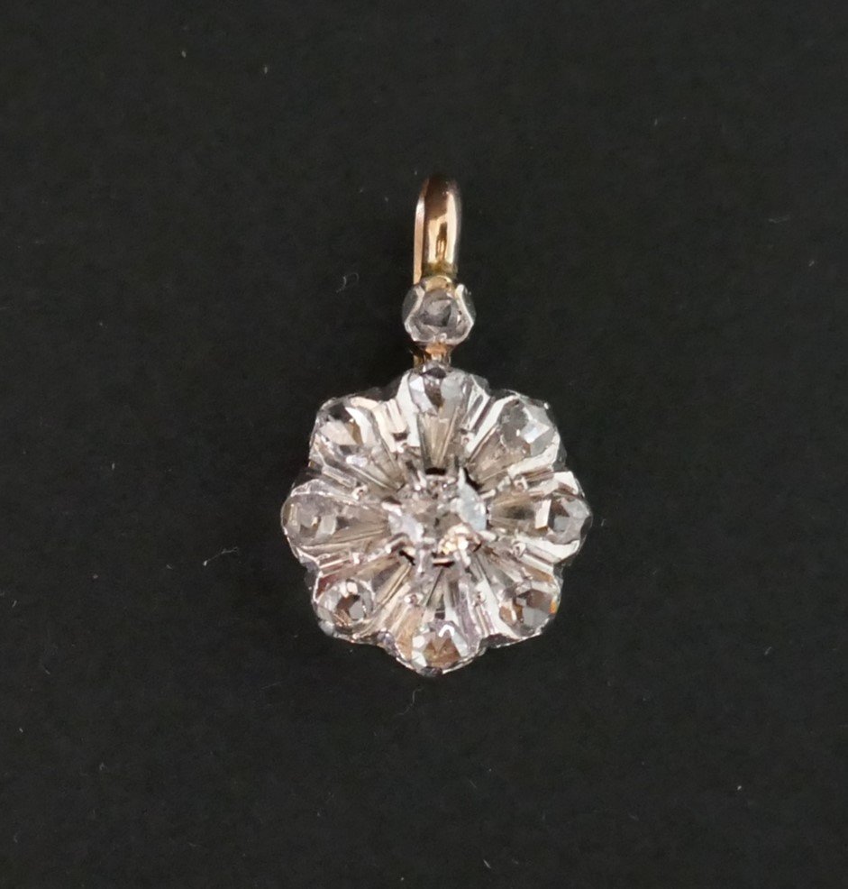 Pendentif Ancien Serti De Diamants, Chaîne Or Blanc 18 Carats.-photo-1