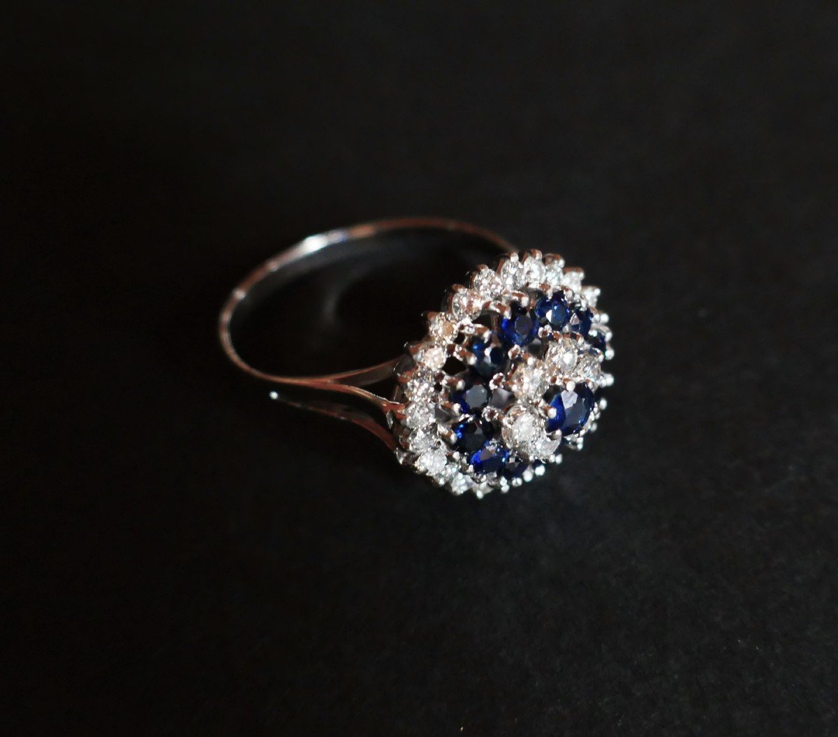 Sapphires And Diamonds Ring.-photo-2