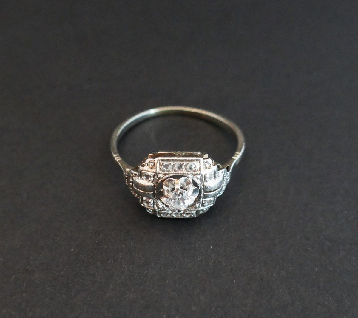 Art Deco Diamond Ring, Gold And Platinum Setting.-photo-1