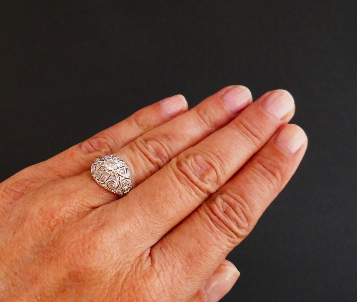 Bague Art Déco Dôme En Platine Et Diamants.-photo-4