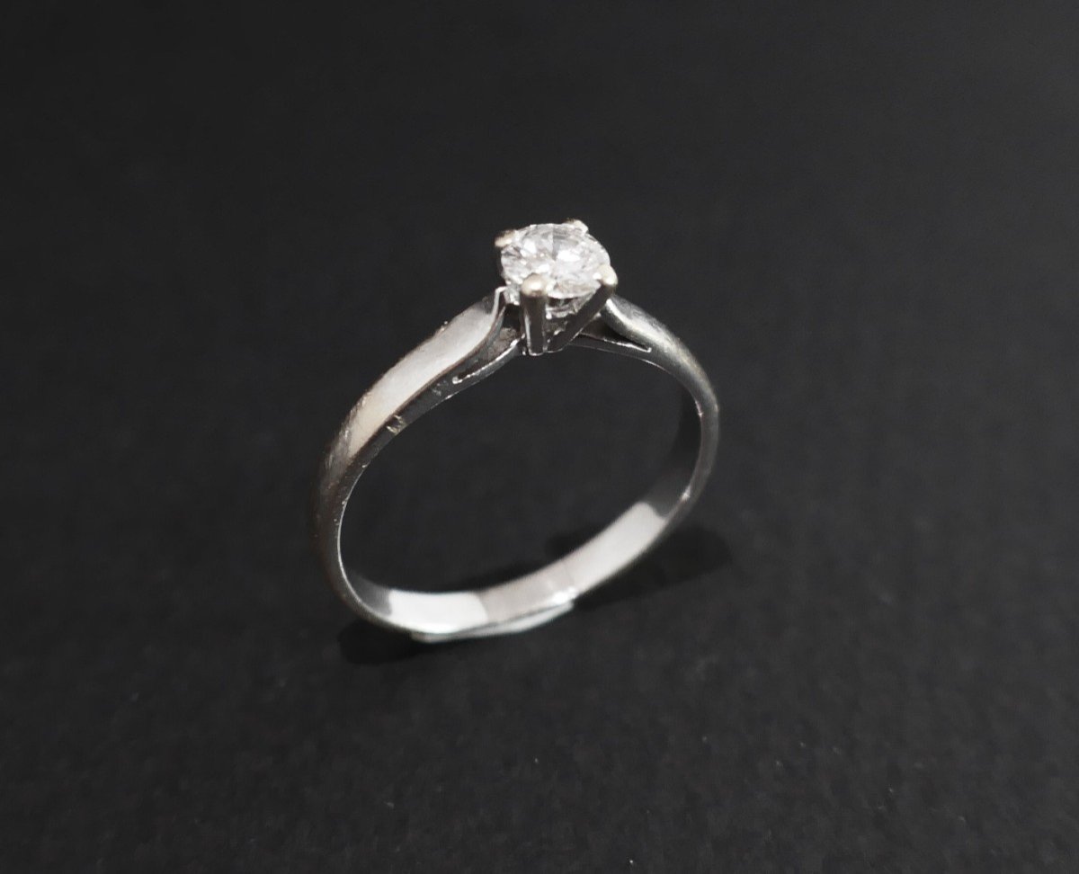 Solitaire Diamant 0,15 Carat, Or Blanc 18 Carats.