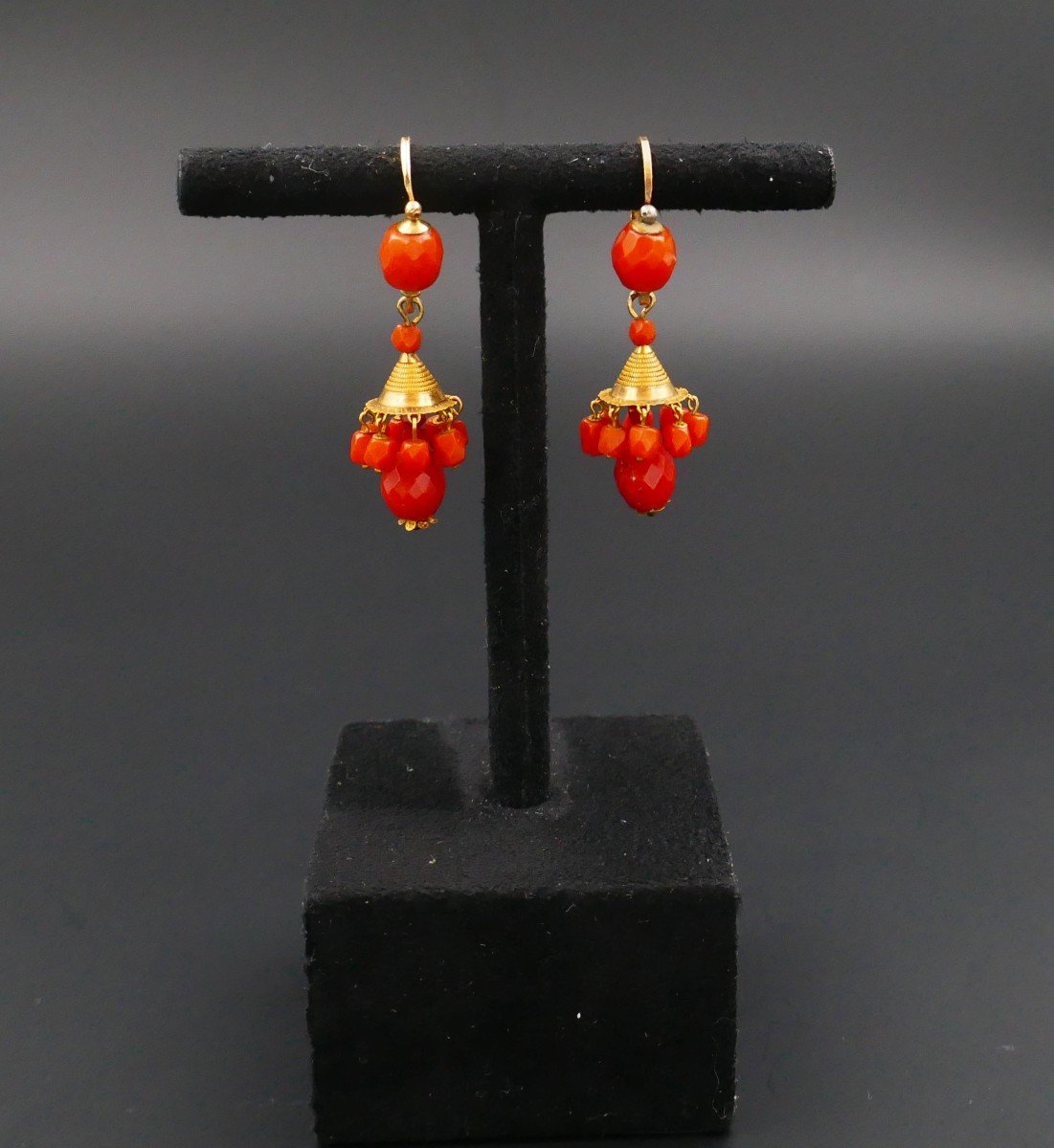 Rare Boucles d'Oreilles Corail Facetté , Poinçon Tête De Coq ( 1809 - 1819).-photo-3