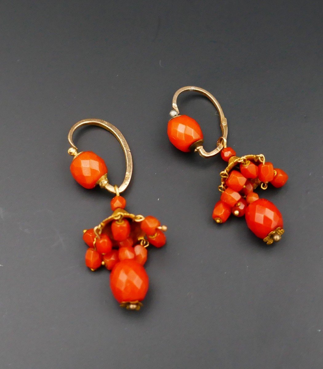Rare Boucles d'Oreilles Corail Facetté , Poinçon Tête De Coq ( 1809 - 1819).-photo-1