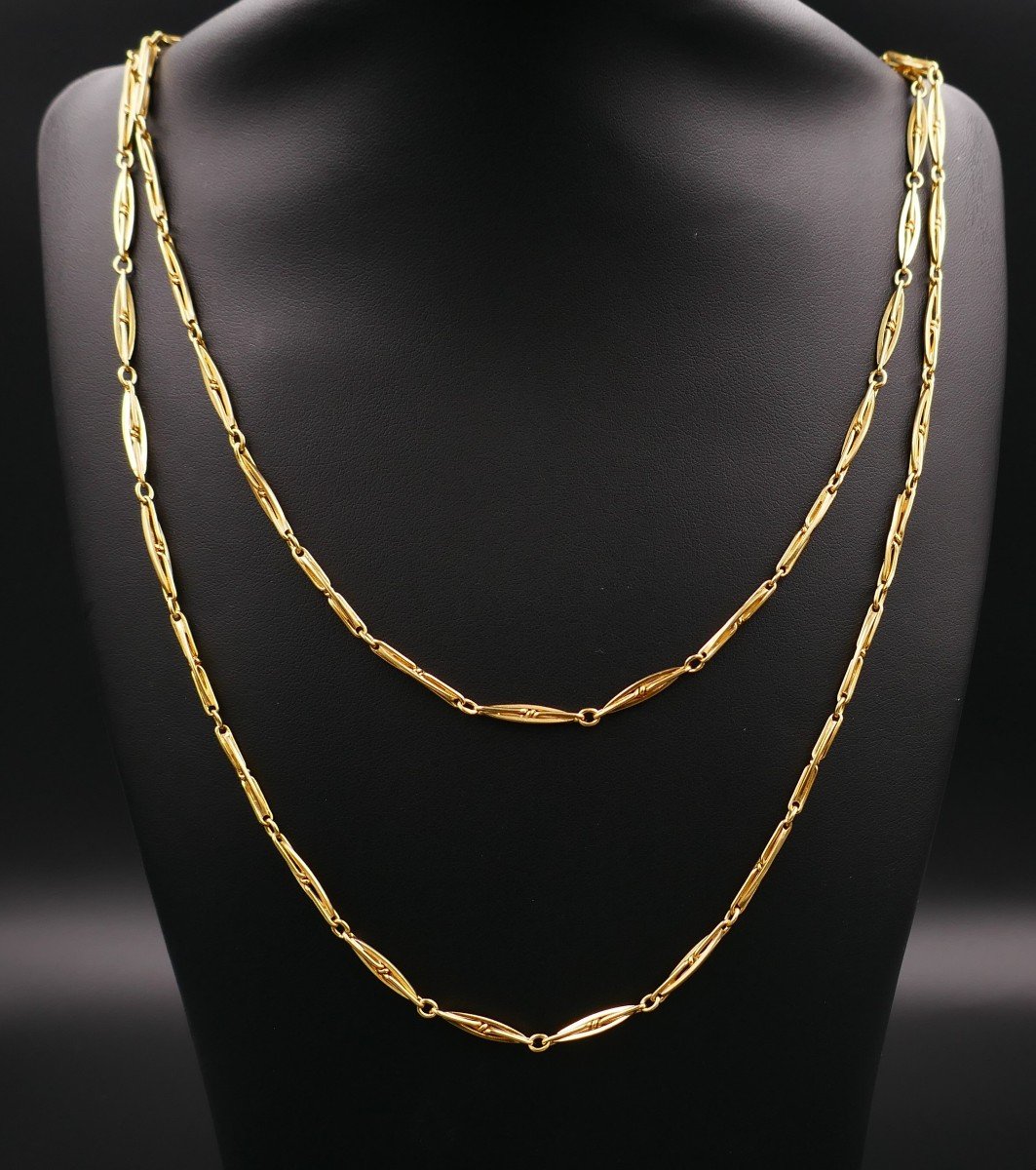 Large Antique Necklace 1.56 Meters, 18 Carat Gold.