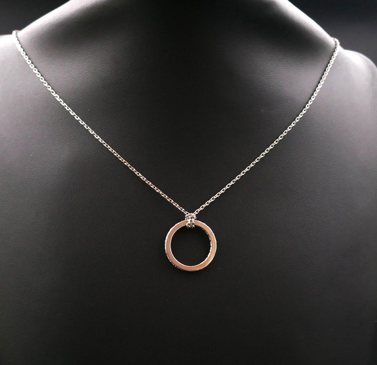 Platinum Diamond Pendant Chain.-photo-1