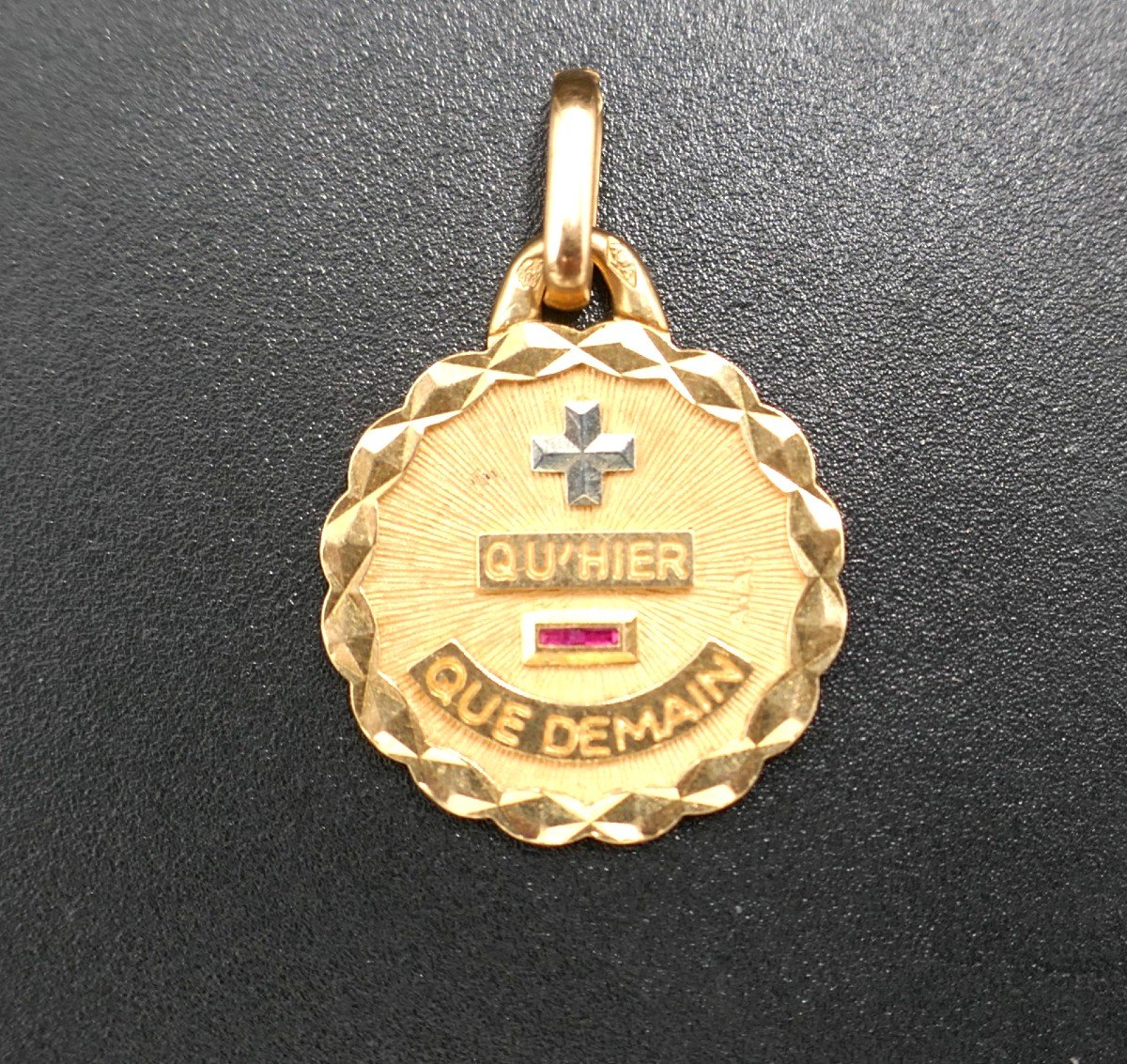 Augis Medal Of Love, 18 Carat Gold-photo-3