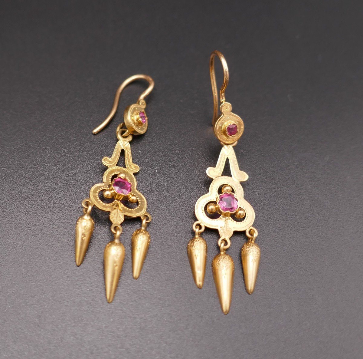 Boucles d'Oreilles Pampilles Serties De Pierres Roses, Or 18 Carats.-photo-3