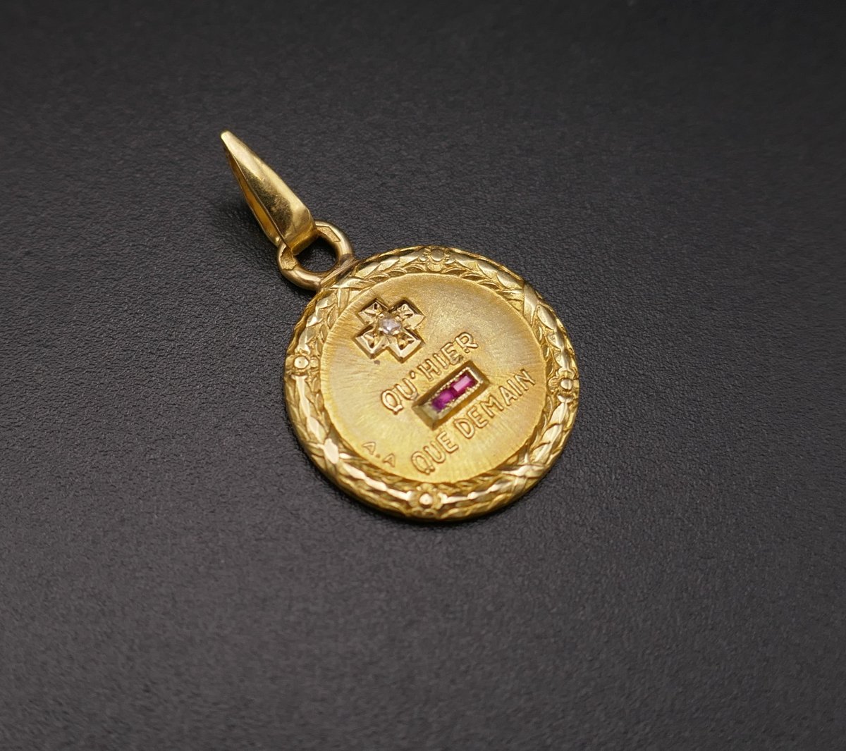 Augis Médaille d'Amour Diamant Et Rubis, Or 18 Carats-photo-2