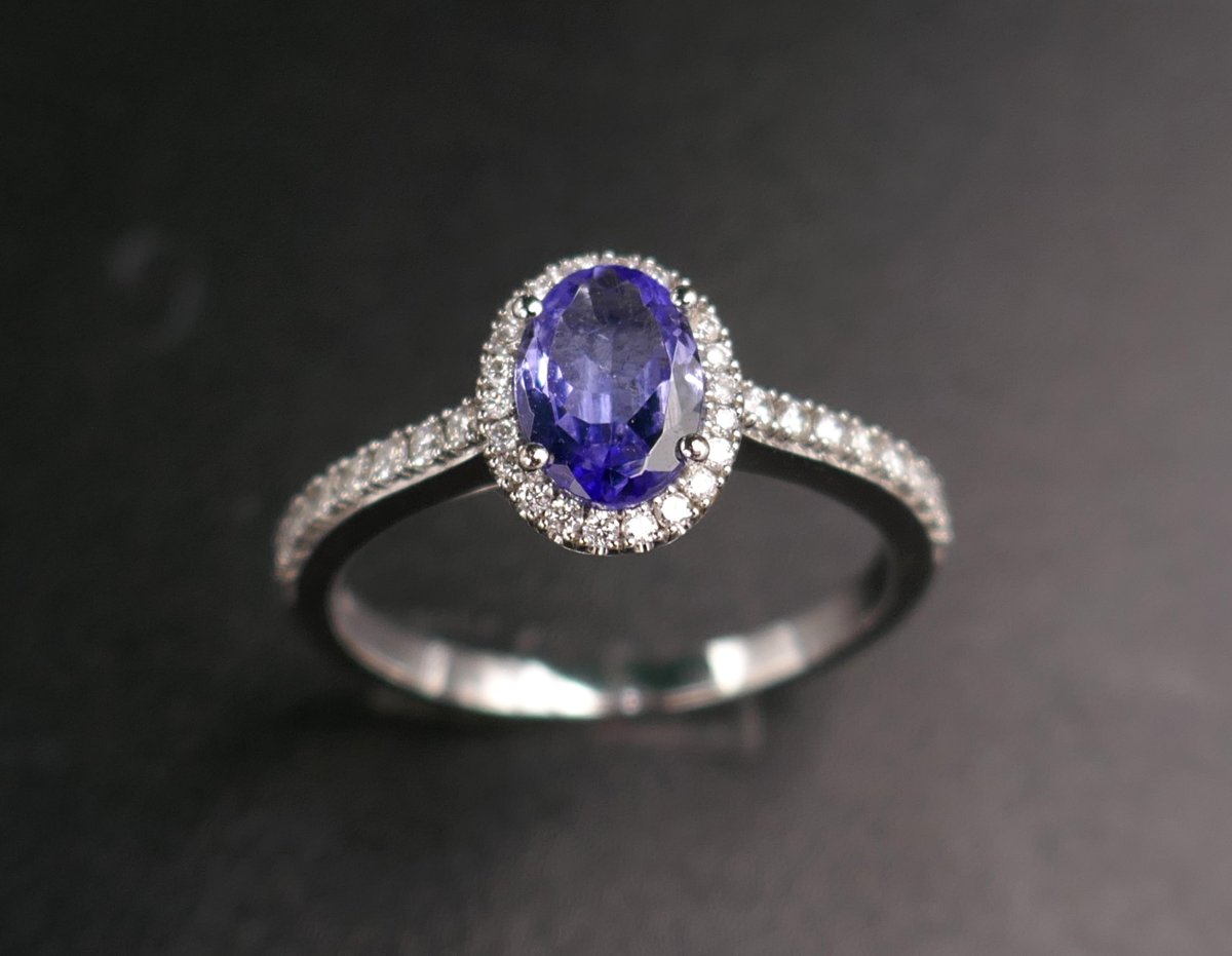 Sapphire Ring With Diamond Surround, Diamond-paved Setting, 18-carat White Gold.-photo-3