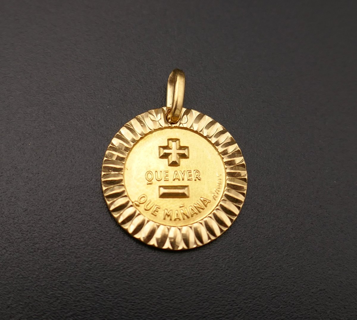 Rare Spanish Version Of The Augis Medal, Double-sided, 18-carat Yellow Gold.-photo-2