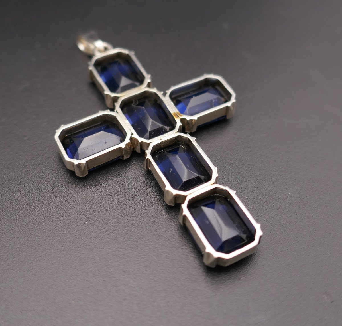 Important Silver And Blue Stone Cross With Silver Chain.-photo-1