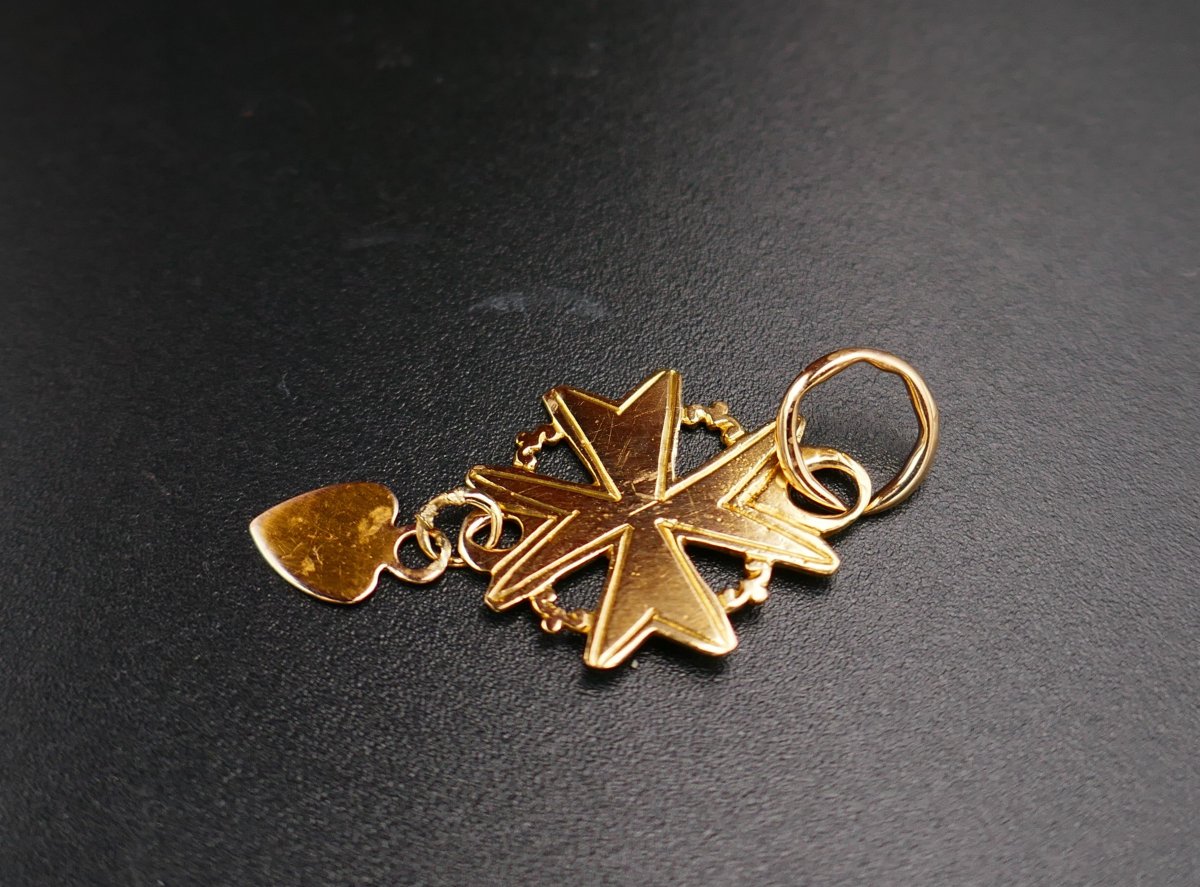 Pendentif Croix Huguenote coeur, or jaune 18 carats.-photo-2