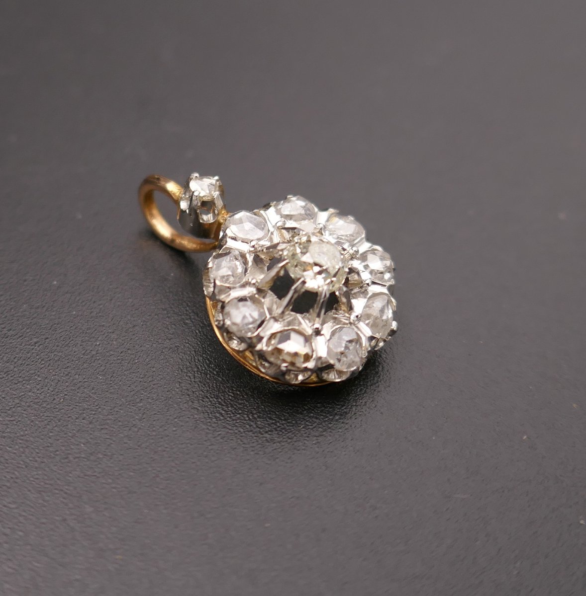 Pendentif fleur diamants, or.-photo-2