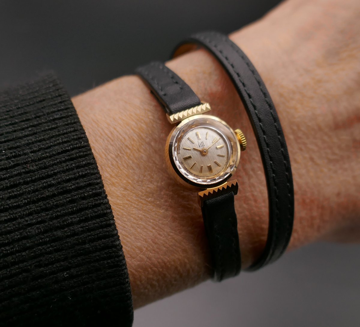 Lip Mini Vintage Watch In 18 Carat Gold. Excellent Condition.-photo-2