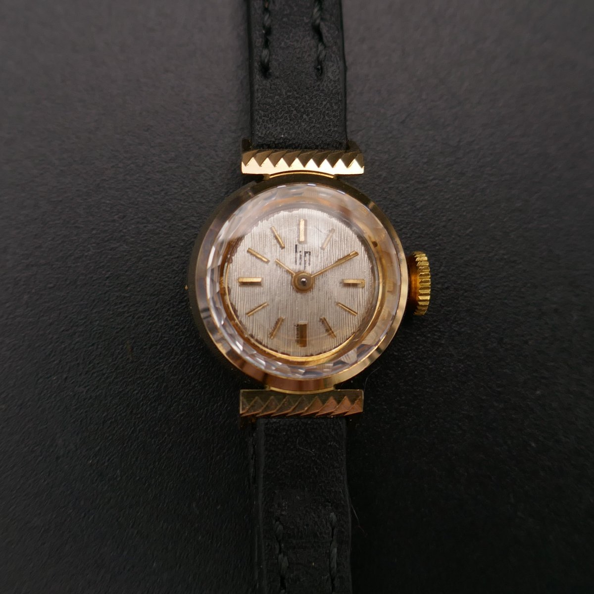 Lip Mini Vintage Watch In 18 Carat Gold. Excellent Condition.-photo-3