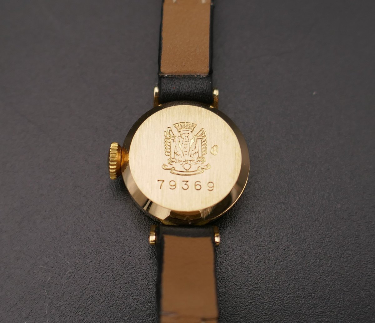 Lip Mini Vintage Watch In 18 Carat Gold. Excellent Condition.-photo-4
