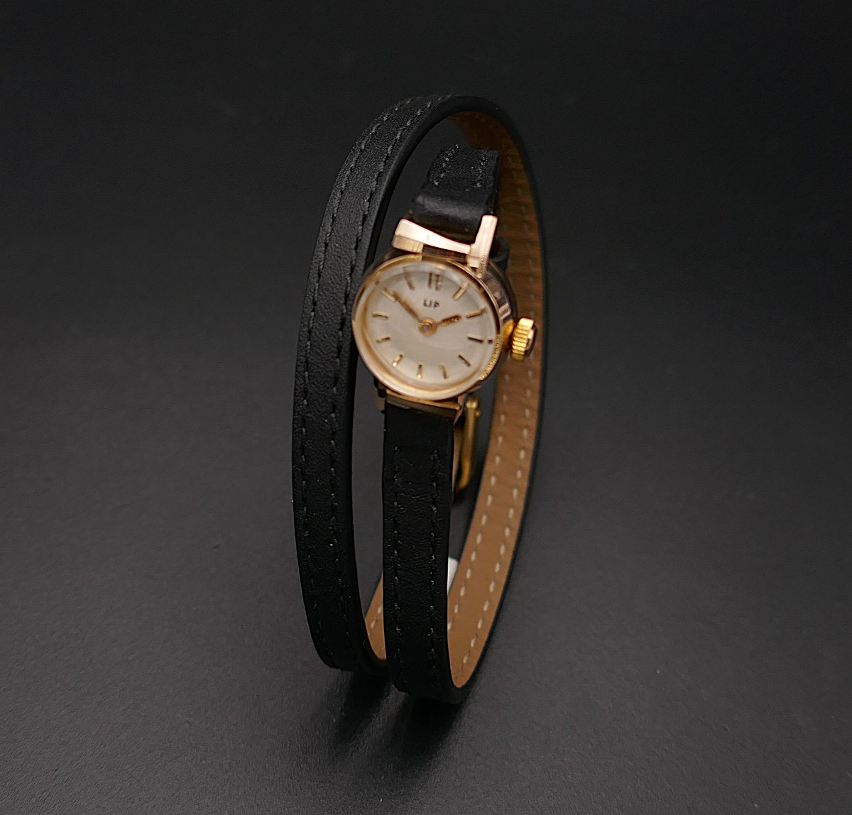 LIP Montre En Or 18 Carats, bracelet double tour. Excellent état.