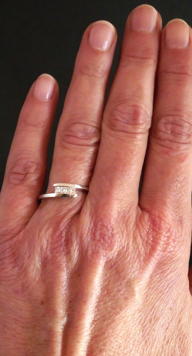 Bague Diamants Princesse 0,30 Carat, Or Blanc 18 Carats.-photo-2