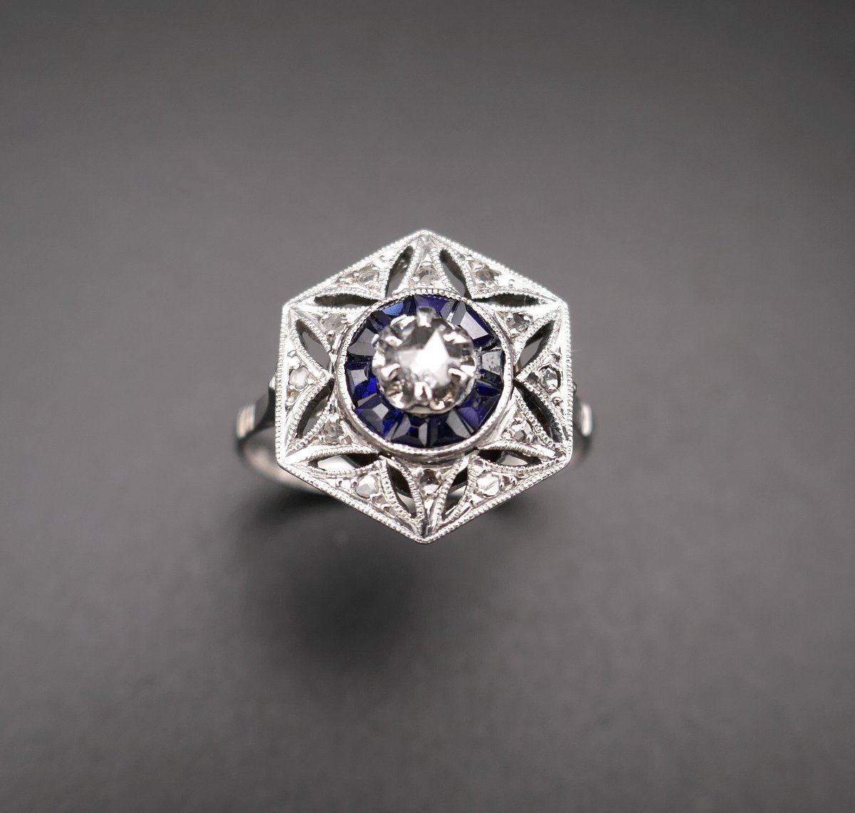 Art Deco Ring With Diamonds And Calibrated Sapphires.-photo-4