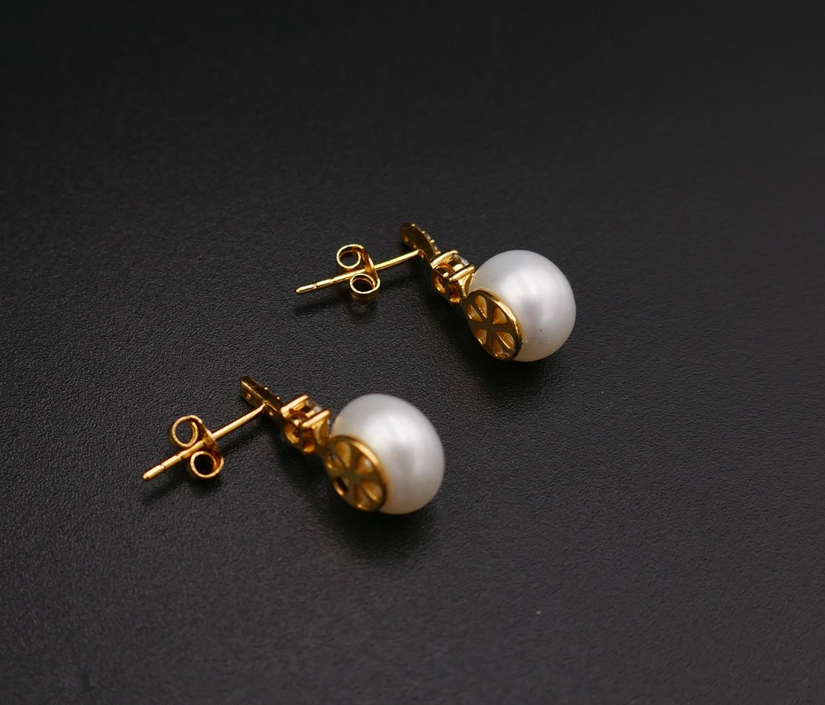 Pearl And Stone Earrings, 18-carat Gold.-photo-3