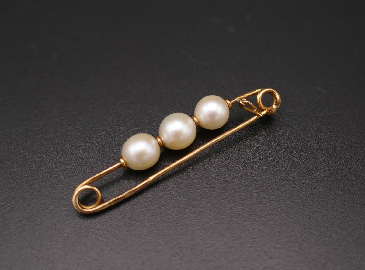 Barrette Brooch Adorned With Cultured Pearls, 18k Gold.-photo-2
