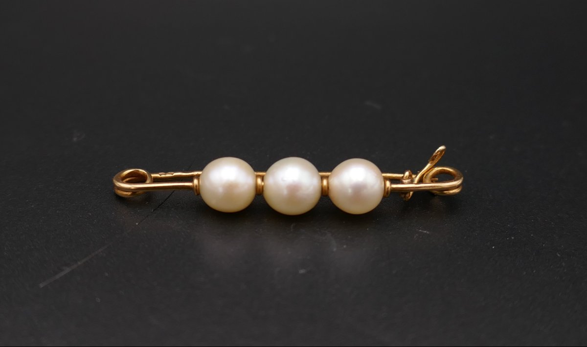 Barrette Brooch Adorned With Cultured Pearls, 18k Gold.-photo-3