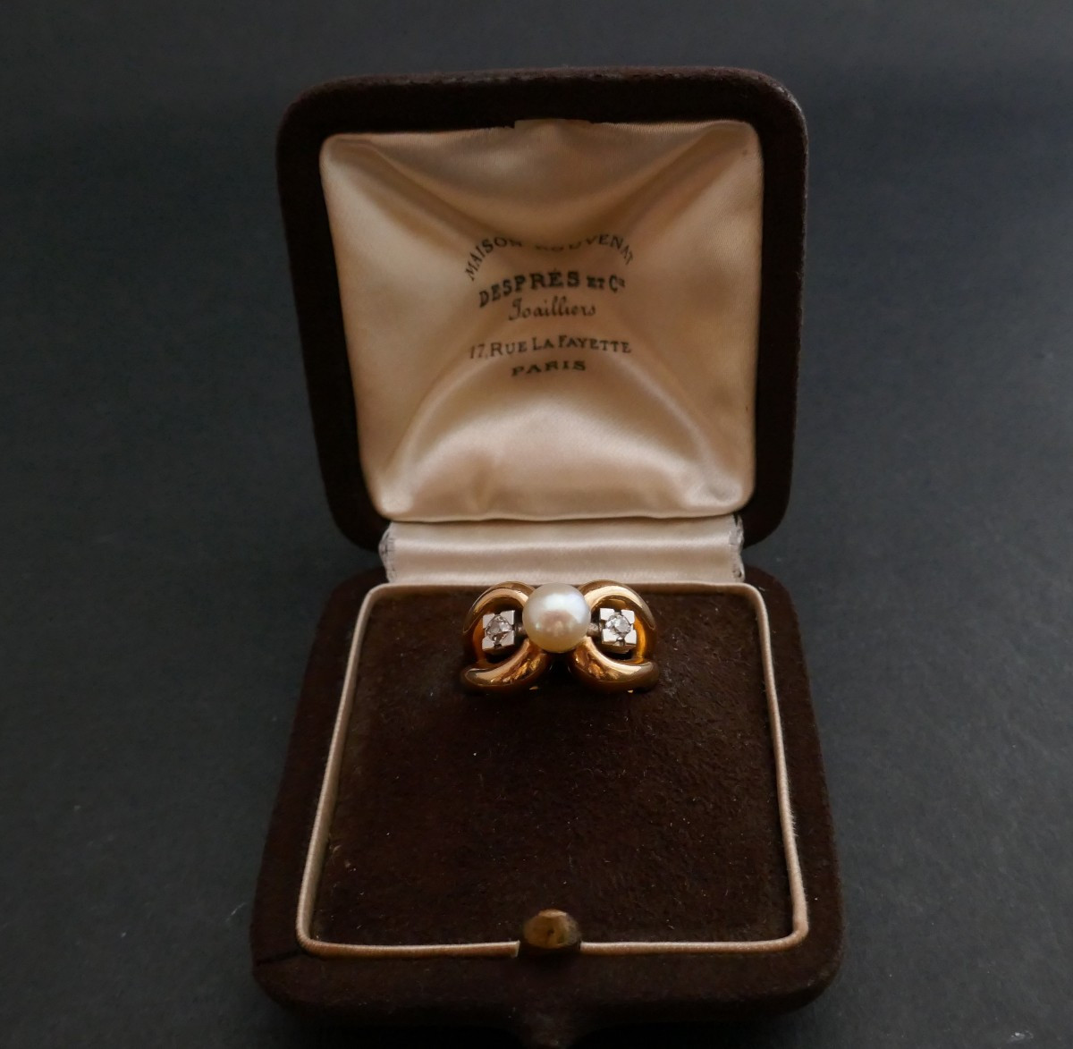 Bague Années 50' ,Maison Rouvenat Després, Perle Et Diamants, Or Et Platine.