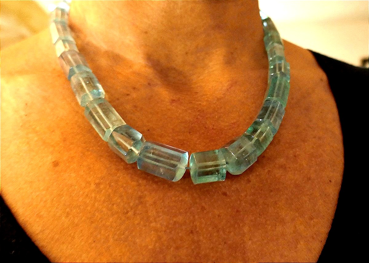 Collier d'aigues-marines, fermoir or 18 carats.-photo-4