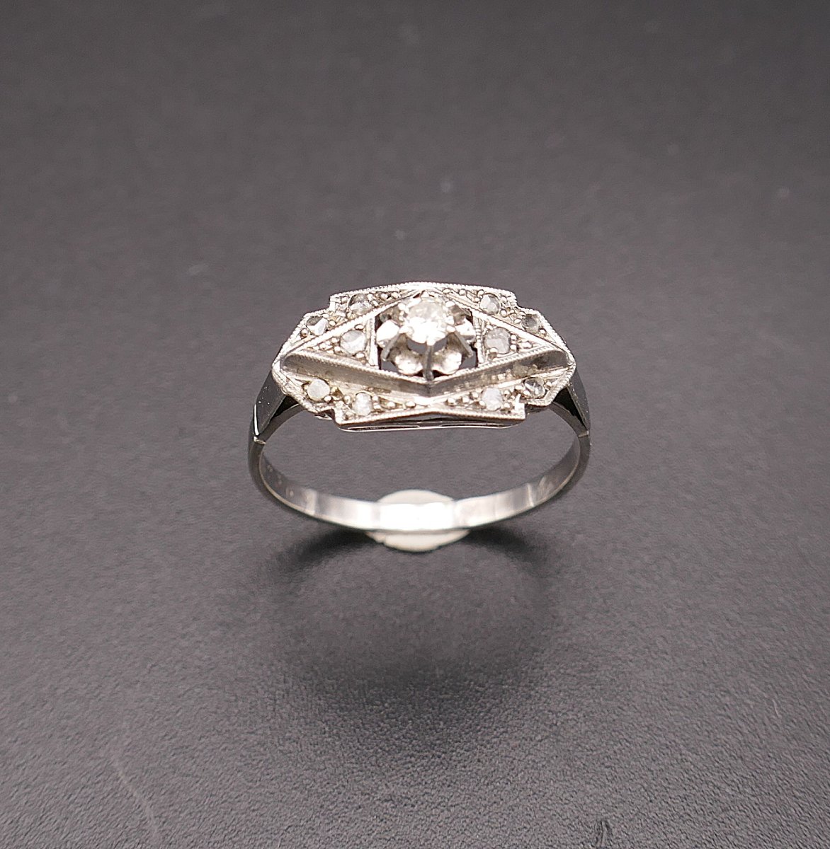 Diamond Ring, Art Deco Period.-photo-3