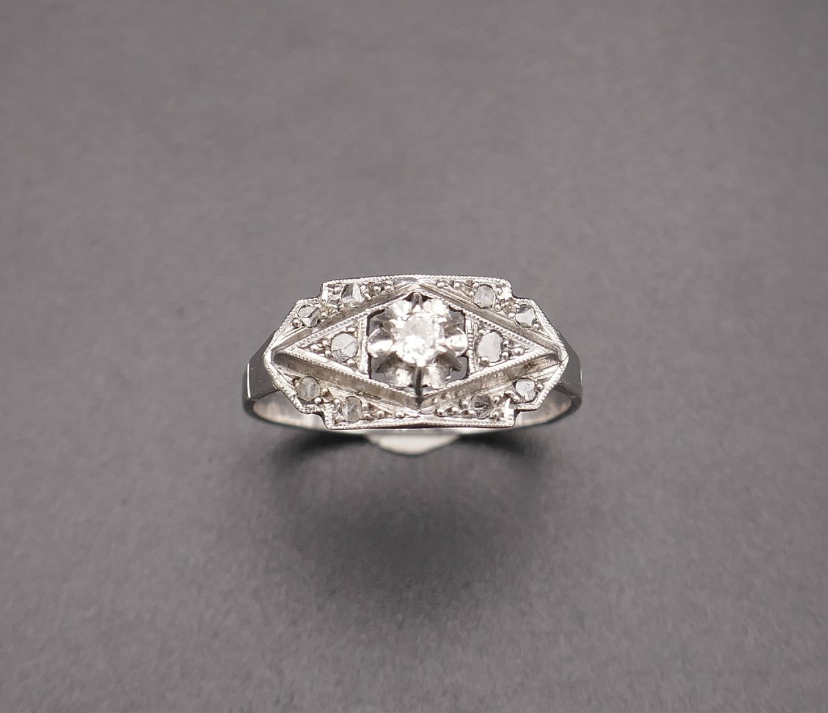 Diamond Ring, Art Deco Period.