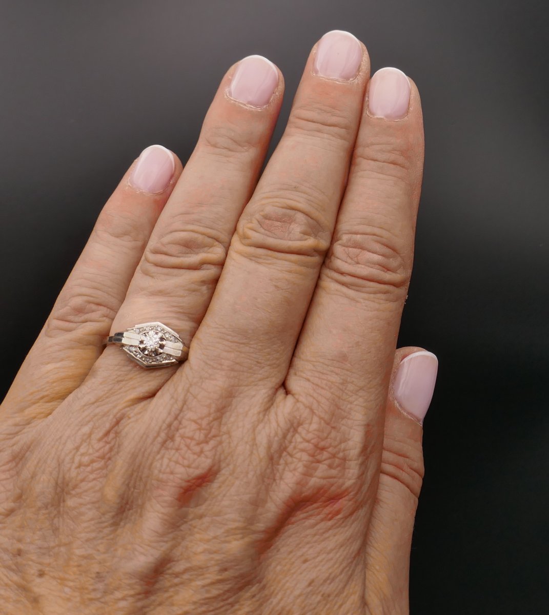 Art Déco, Bague diamants, or et platine, Neuve de stock.-photo-2