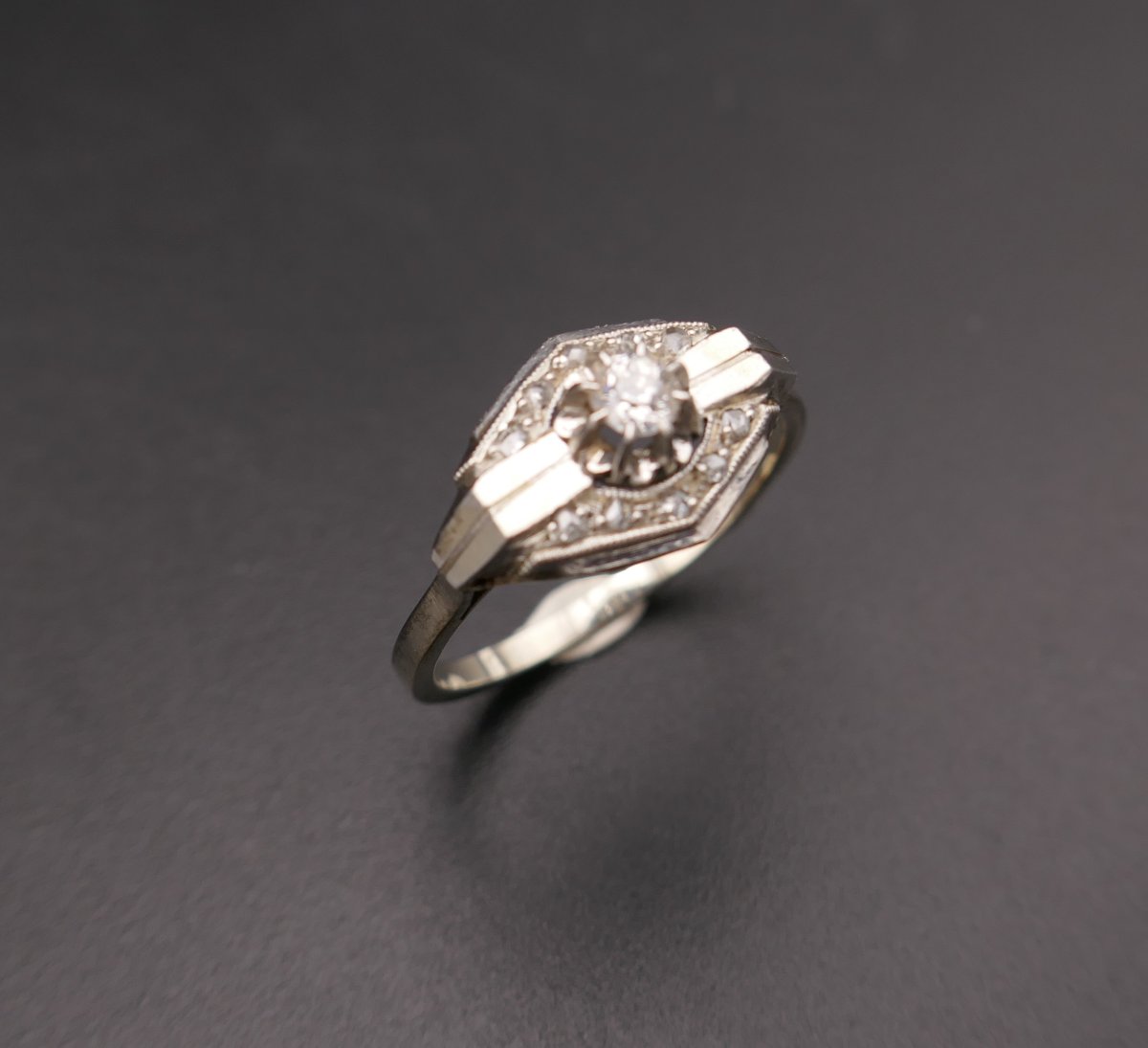 Art Déco, Bague diamants, or et platine, Neuve de stock.-photo-3