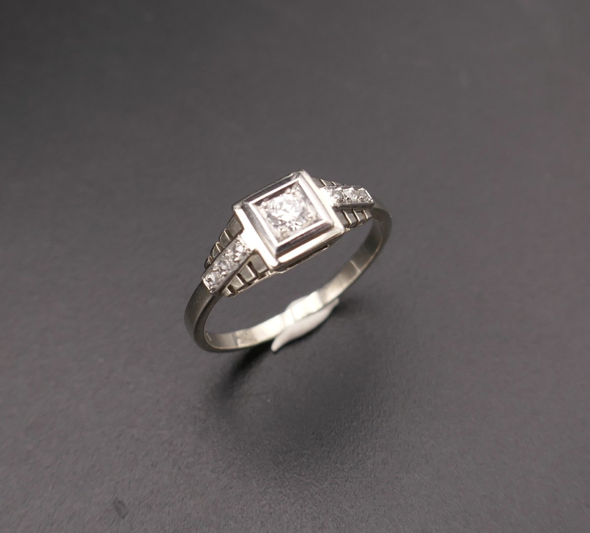 Vintage Art Deco Ring, Set With A Diamond Flanked By Rose-cut Diamonds.-photo-2