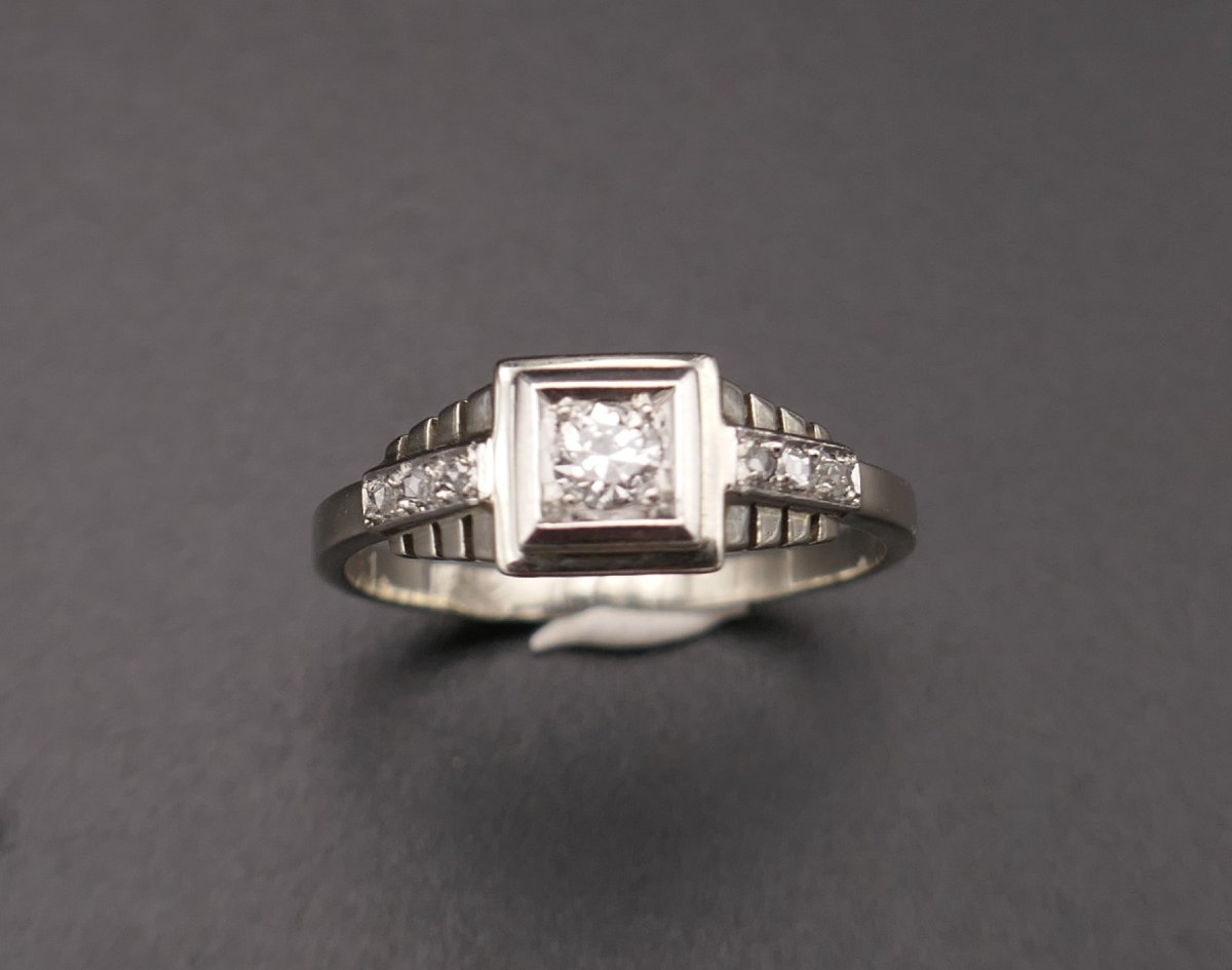 Vintage Art Deco Ring, Set With A Diamond Flanked By Rose-cut Diamonds.-photo-1