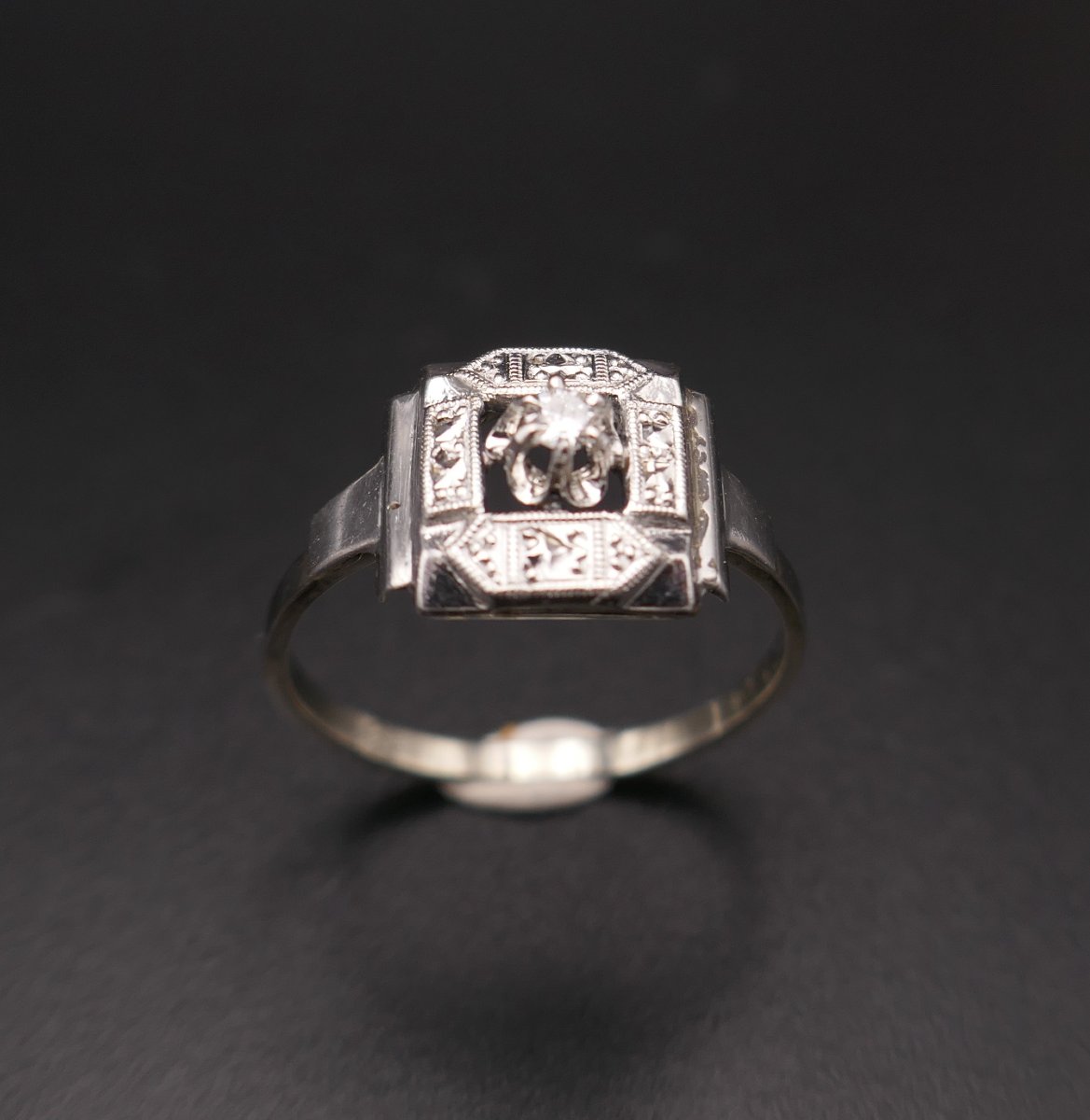 Bague diamant, monture en or 18 carats et platine.-photo-4
