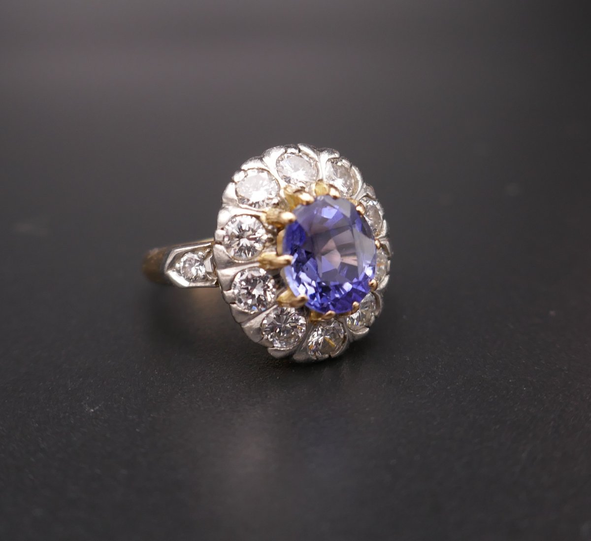 Pompadour Ring Set With A 2-carat Untreated Ceylon Sapphire And Diamonds.-photo-2