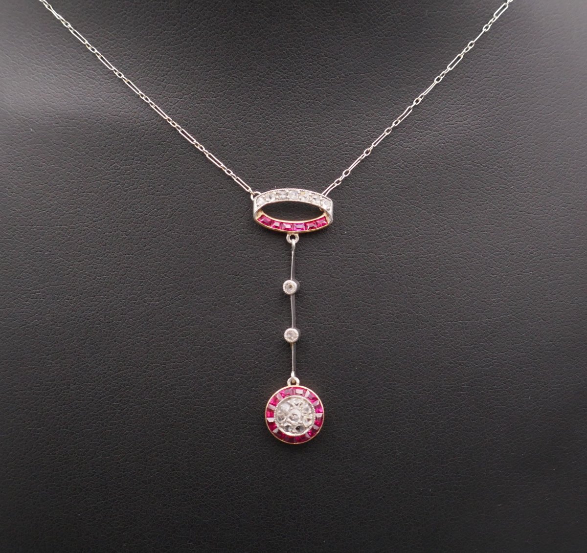 Collier Belle époque, diamants et rubis calibrés.-photo-2