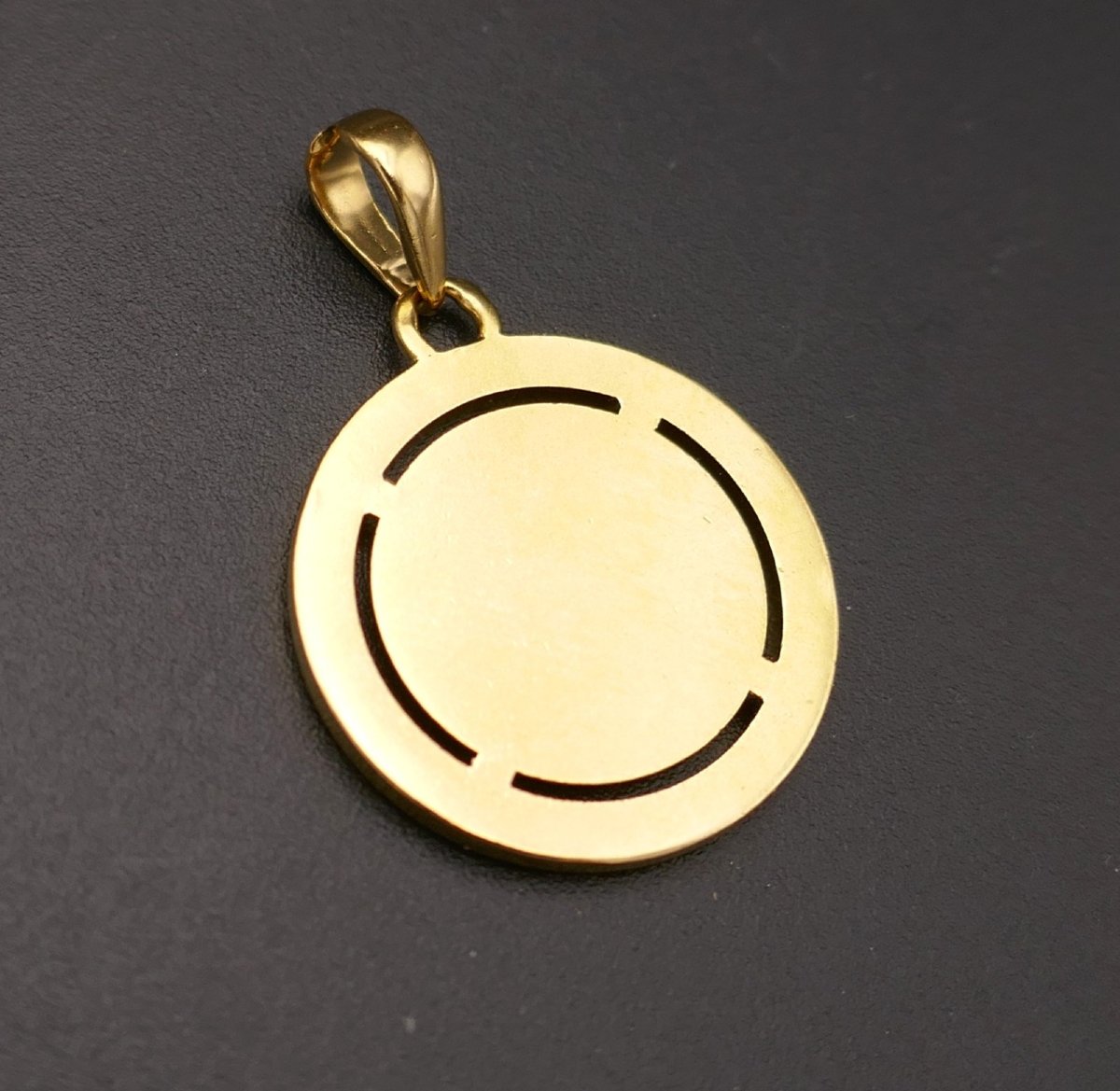 Rare Médaille d'amour AUGIS, diamants et rubis calibrés.-photo-4