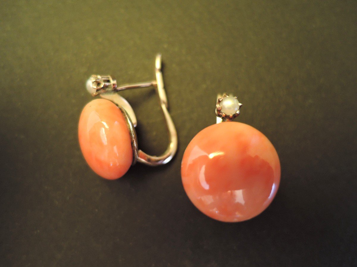 Important Pair Of Angel Skin And Pearl Coral Earrings.