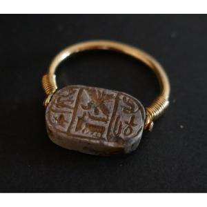 Double Sided Ring Engraved With Hieroglyphics On Stealite, 18 Carat Gold.