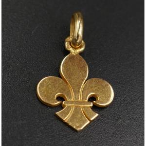 Fleur De Lys Pendant, 18 Carat Yellow Gold.