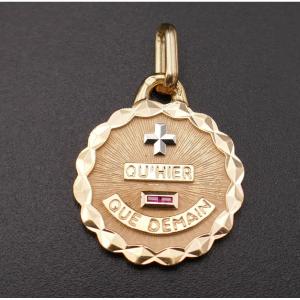 Augis Médaille d'Amour Et Rubis, Or 18 Carats.