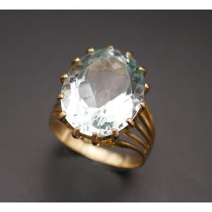 Ring Adorned With An Aquamarine, 18 Carat Yellow Gold.