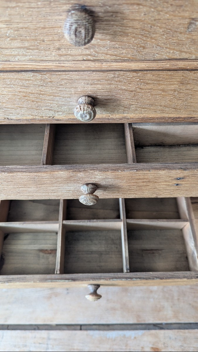 Petit meuble de métier . Layette d'horloger.-photo-1