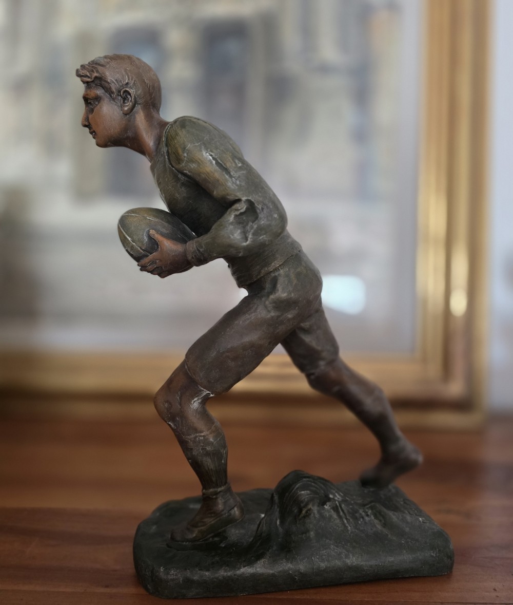 Rugbyman. Sculpture régule. H.Fugère.