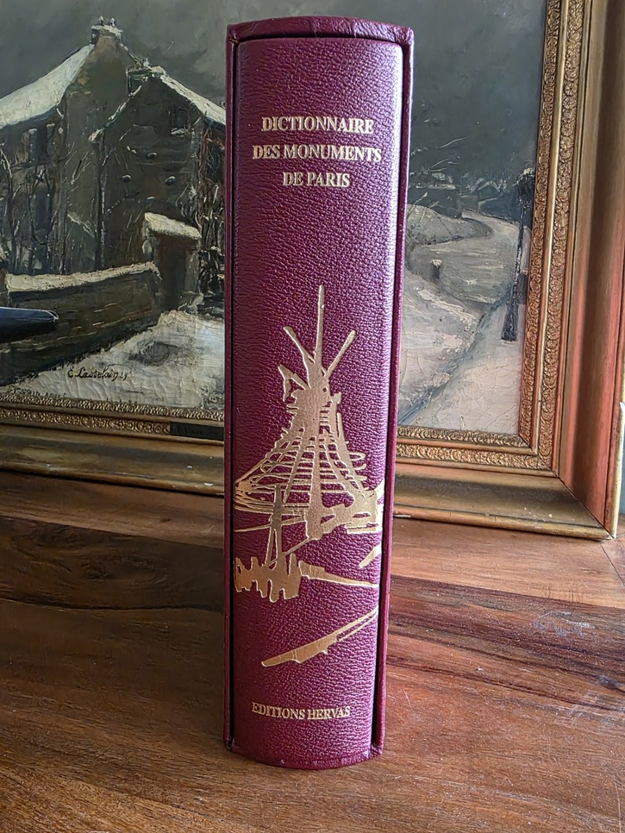 Dictionnaire des monuments de Paris.