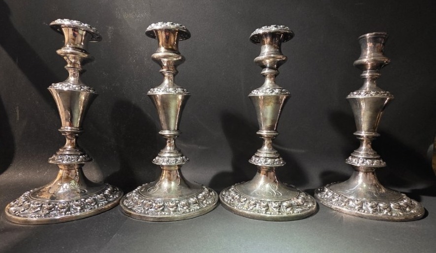 4 flambeaux métal argenté. Reed & Barton.