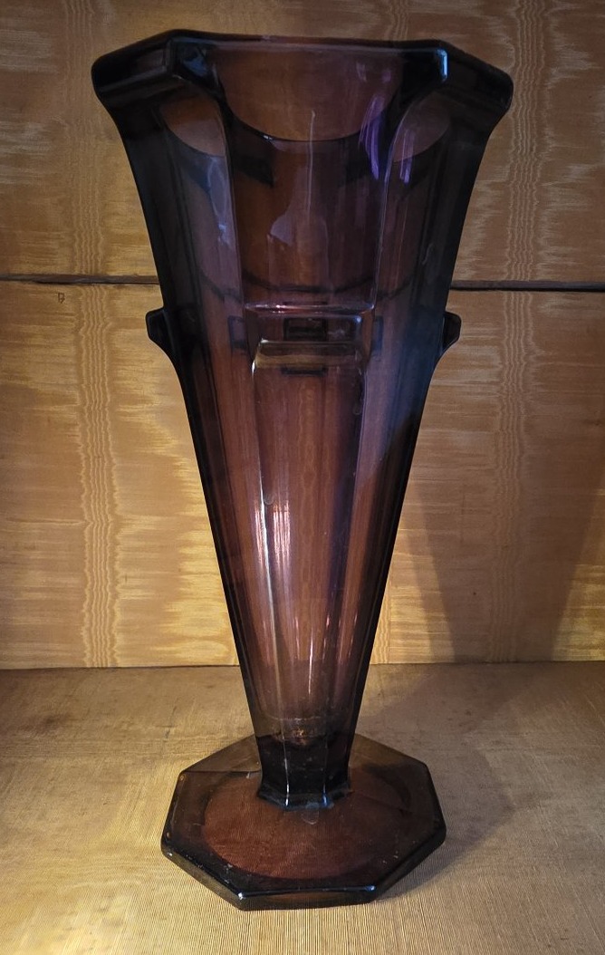 Amethyst-colored Art Deco Vase.