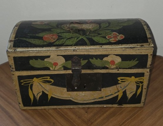 Small Norman Wedding Chest. 19th Century.-photo-2